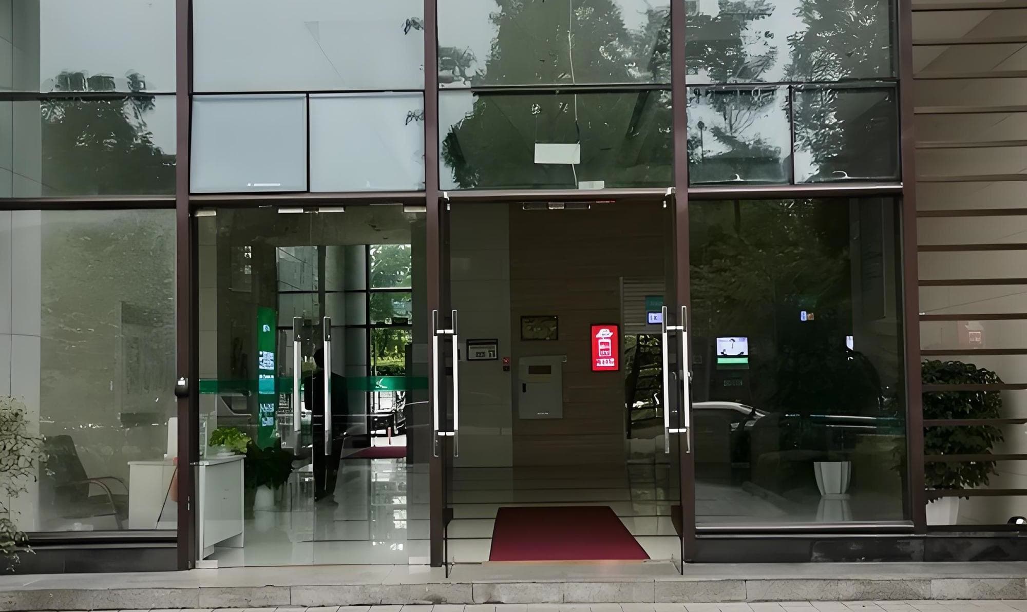 入口